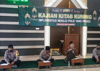 Polda Jatim dan Polres Jajaran Serentak Ngaji Kitab Kuning