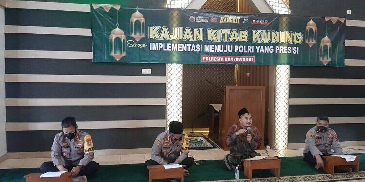 Polda Jatim dan Polres Jajaran Serentak Ngaji Kitab Kuning