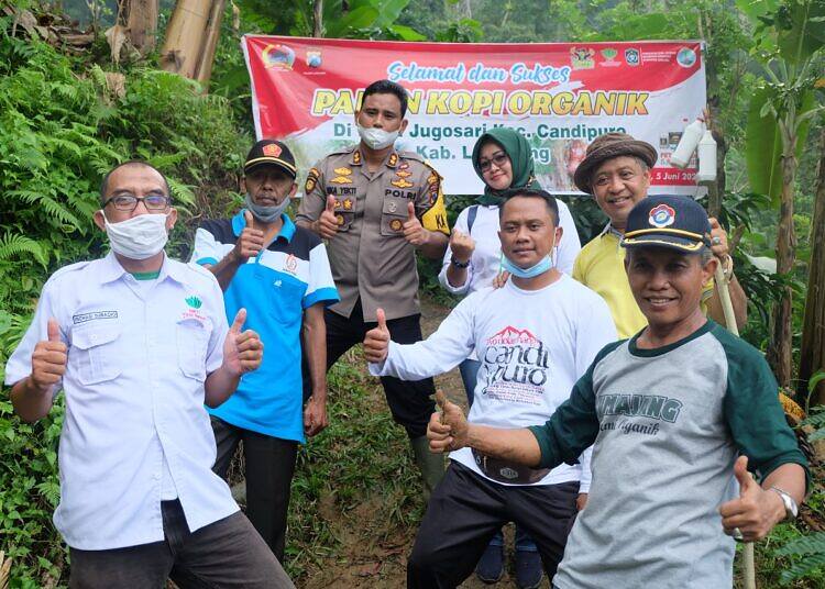 Panen Raya Kopi, Pengalaman Pertama Kapolres Lumajang Memetik Kopi