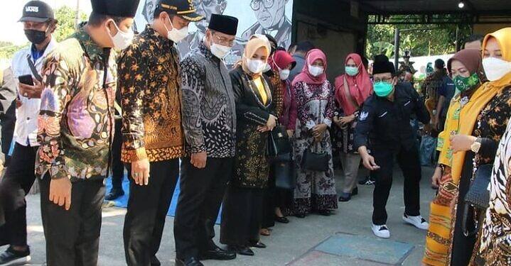 Tujuan utama BUMDes untuk meningkatkan Perekonomian Desa. Mendes PDTT RI Halim Iskandar Kunjungan di Lamongan