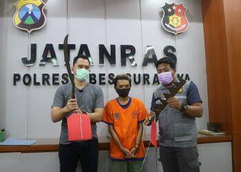 Hendak melakukan aksi tawuran 2 anggota gangster dengan senjata tajam berhasil diamankan