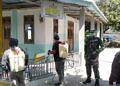 Anggota Zidam dan Satgas Covid Laksanakan Penyemprotan Disinfektant di Kampung Pramuka Desa Anjongan Dalam