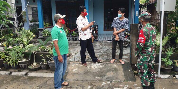 Babinsa Kebonsari Terus Galakkan Edukasi Protokol Kesehatan Diwilayah secara Door to Door