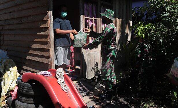 Ringankan Kebutuhan Warga Dimasa Pandemi Zidam XII/Tpr Tulus Hati Bagi Sembako