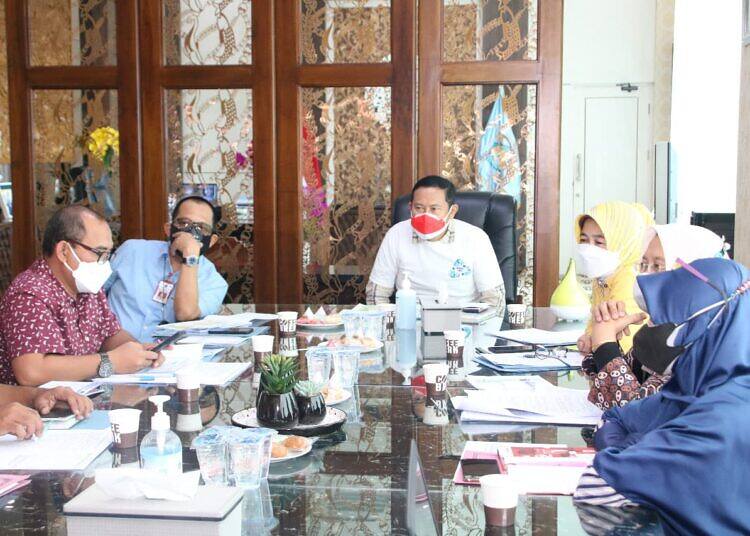 Inovasi Baru, Manfaatkan Limbah TPST Samtaku Menjadi Bahan Kaos