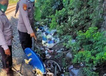 Tanpa Identitas, Pemotor Tewas Tertabrak KA Tanpa Palang Pintu di Babat – Lamongan