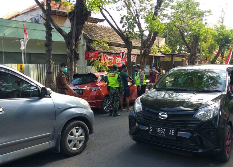Pandemi Masih Ada, Petugas Gabungan di Bojonegoro Terus Lakukan Operasi Prokes