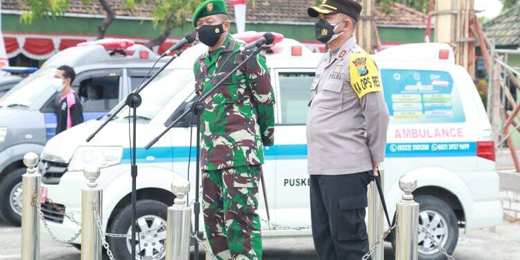 Dandim 0812 Bersama Kapolres Lamongan Gelar Apel Pasukan TNI-Polri Dan Pemda Dalam Rangka Pemindahan Isoman ke Isoter