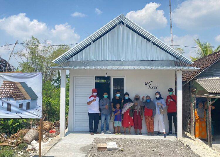 Doa Yang Di Kabulkan, Tetes Air Mata Lansia Mewarnai Bedah Rumah KF Skin Peduli