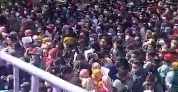 Gebyar Serbu Vaksin Di Alun – Alun Lamongan, Ketua Gemati Berkomentar