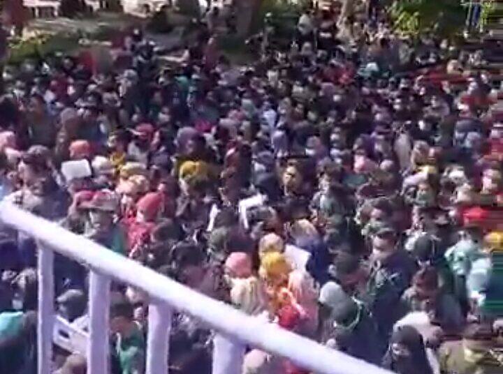 Gebyar Serbu Vaksin Di Alun – Alun Lamongan, Ketua Gemati Berkomentar