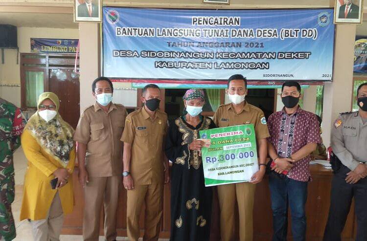 Penyaluran BLT DD Tahap 9 Oleh Pemdes Sidobinangun Berjalan Tertib dan Tetap Menjaga Prokes