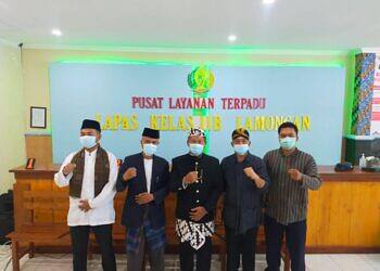 Semarakkan HDKD 2021 Lapas Lamongan Berikan Layanan Menggunakan Baju Adat