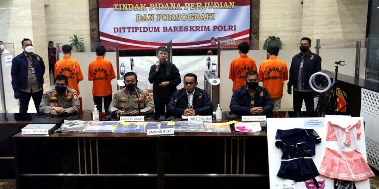 Bareskrim Polri Bongkar Situs Web Judi Online, Sekaligus Layani Adegan Seks Streaming