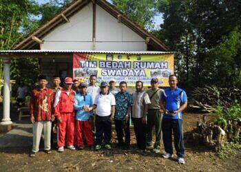 Kisah Aiptu Sutomo, Dorong Warga Banyuwangi Bangun Rumah Layak Huni
