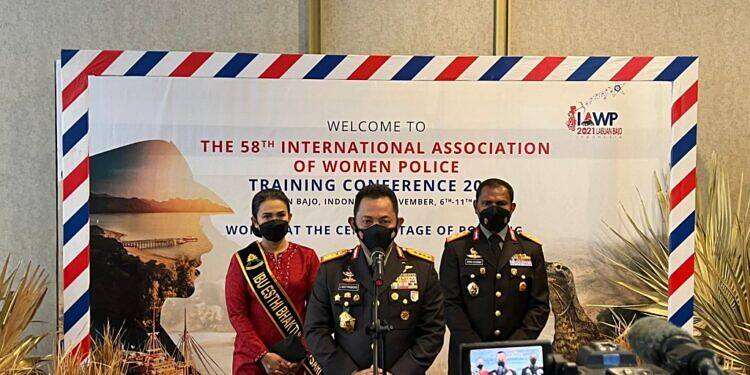 The 58th International Association of Women Police, di NTT dibuka Langsung Oleh Kapolri.