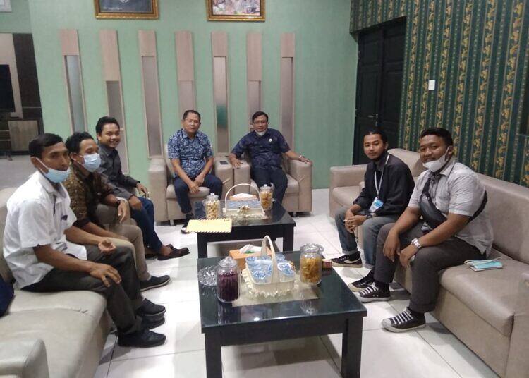 Pemuda Desa Gempolpading Audiensi dengan Ketua DPRD Lamongan Terkait Ujian Seleksi Perangkat Desa