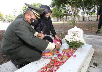 Peringati Hari Pahlawan 10 November, Dandim 0812 bersama Forkopimda Lamongan Ziarah di TMP Kusuma Negara