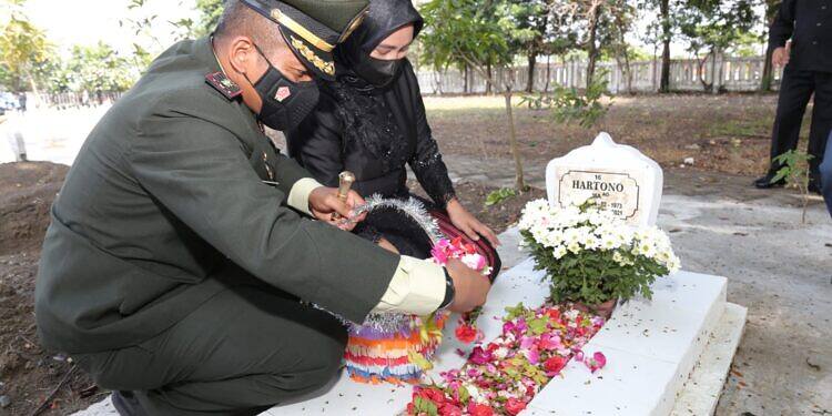 Peringati Hari Pahlawan 10 November, Dandim 0812 bersama Forkopimda Lamongan Ziarah di TMP Kusuma Negara