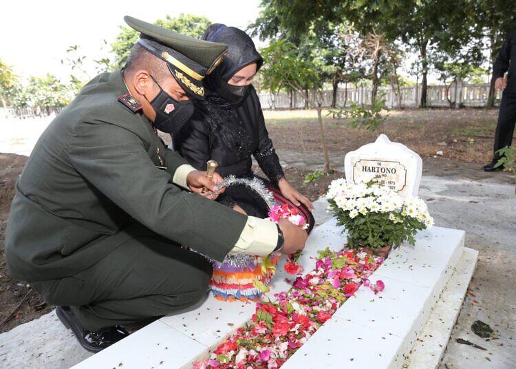 Peringati Hari Pahlawan 10 November, Dandim 0812 bersama Forkopimda Lamongan Ziarah di TMP Kusuma Negara