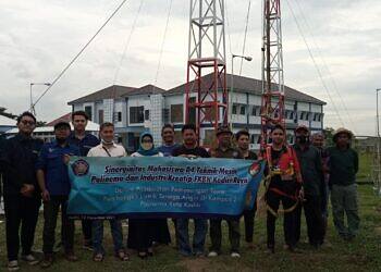 Delapan Mahasiswa Polinema Bersinergi FKBN Kediri Raya Sukses Merakit Pembangkit Listrik Tenaga Angin di Kota Kediri