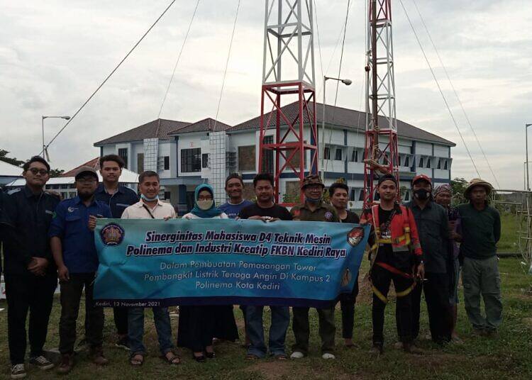 Delapan Mahasiswa Polinema Bersinergi FKBN Kediri Raya Sukses Merakit Pembangkit Listrik Tenaga Angin di Kota Kediri
