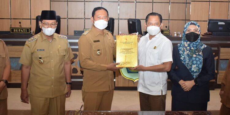 Persetujuan Raperda APBD 2022, Lamongan Fleksibel Merespon Ketidakpastian 