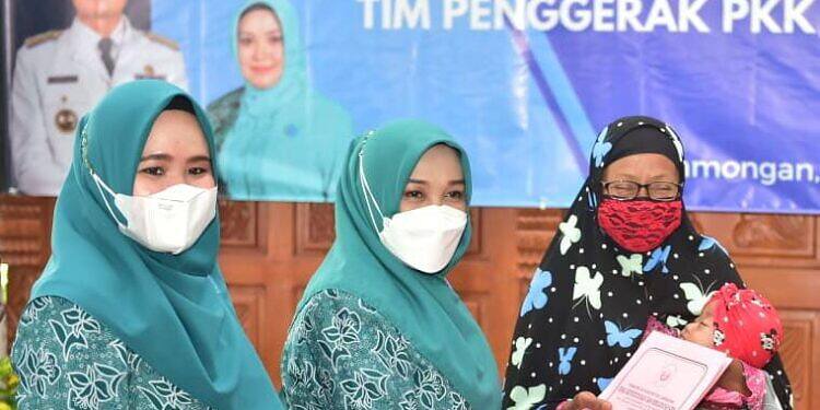 Sosiailisasikan Program Sambang Desa Sebagai Bentuk TP PKK Lamongan Dukung Program Home Care Service