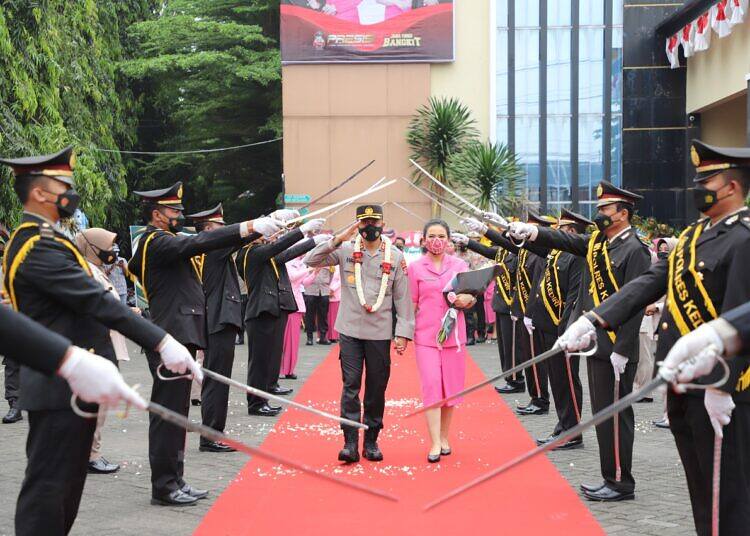 Menuju tempat dan Jabatan baru AKBP Lukman Cahyono Sik MH, Bukti kesuksesan karier melekat ke keluarga FKBN Kediri Raya
