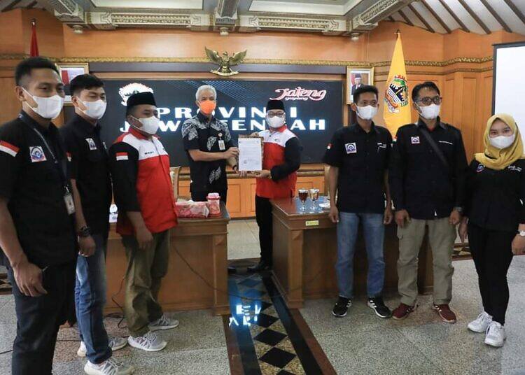 Perjuangkan Nasib Buruh, Ganjar Kaji Penetapan UMP Ganda