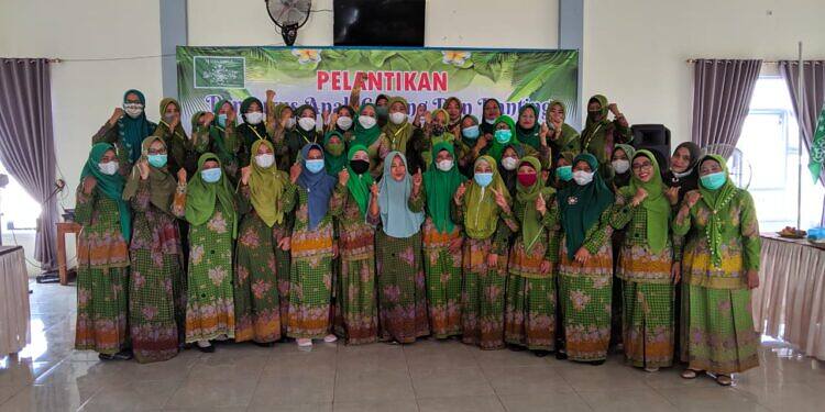 PAC Muslimat NU Ngimbang dan Pengurus Ranting Muslimat Se Kecamatan Ngimbang Gelar Pelantikan