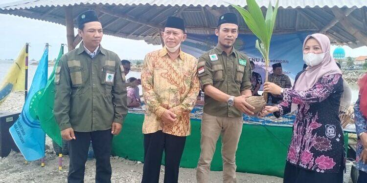 BKNU Lamongan Peduli Kondisi Pesisir, Inisiasi Dialog Kemaritiman Sekaligus Peringati Hari Tanam Pohon Nasional 2021