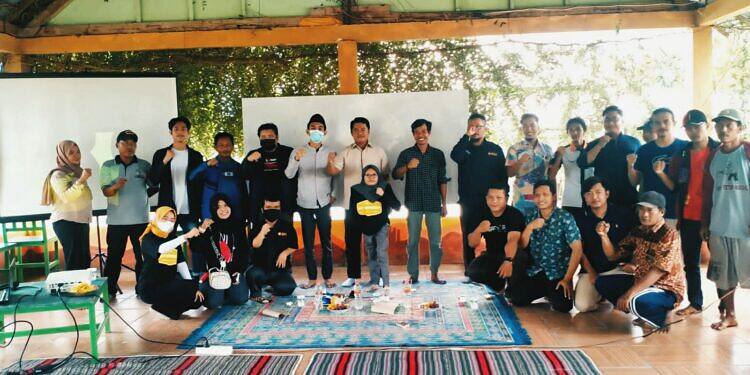 Milenial Wajib Melek Politik Uang, SKPP dan Karangtaruna Desa Besur, Bersama Bawaslu Kabupaten Lamongan Inisiasi Seminar