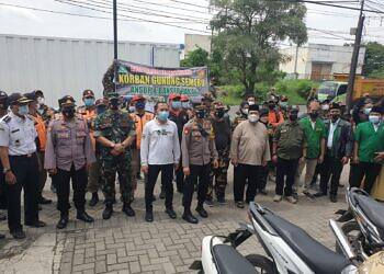 BANSER Satkoryon Kecamatan Pakal Kerjasama dengan LPMK Babat Jerawat Peduli Korban Semeru