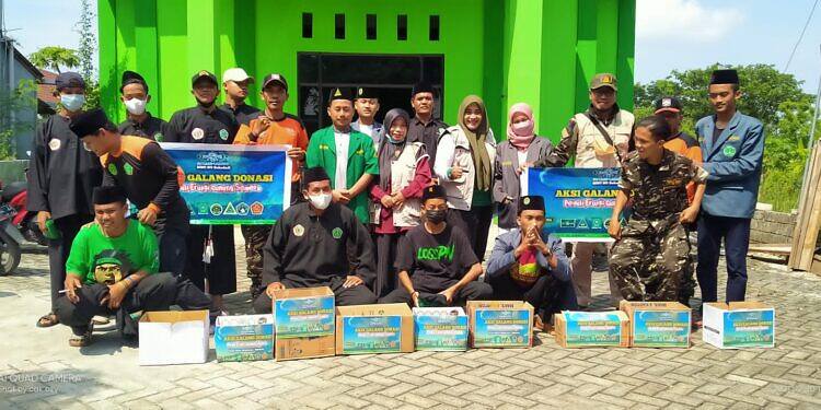 Aksi Turun Jalan Lazisnu MWC NU Sukodadi Bersama Banom  Galang Donasi untuk Korban Erupsi Semeru