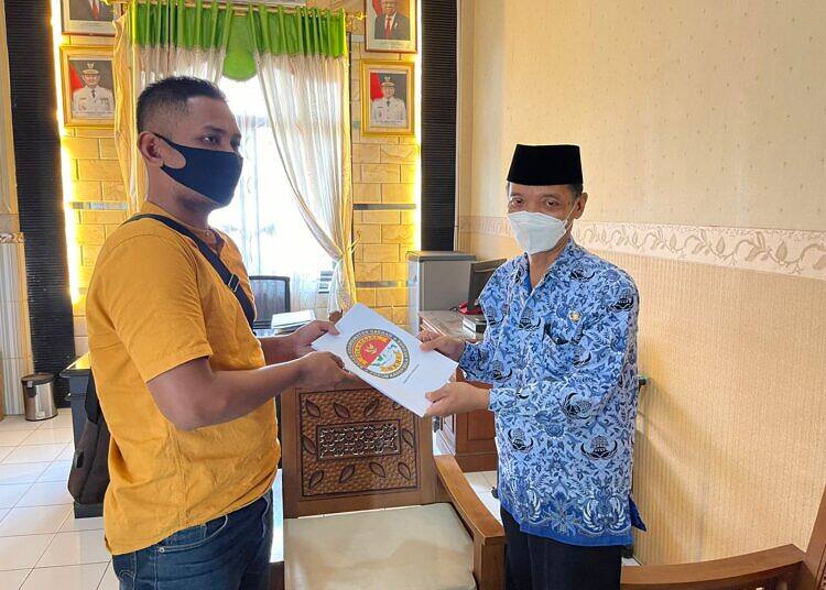 Audiensi Bakorda Forum Kader Bela Negara Lamongan dengan Badan Kesbangpol