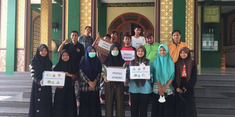 Jalan Kaki Keliling Kampung, Pemuda-pemudi NU Gempolpading Galang Donasi Peduli Korban Semeru