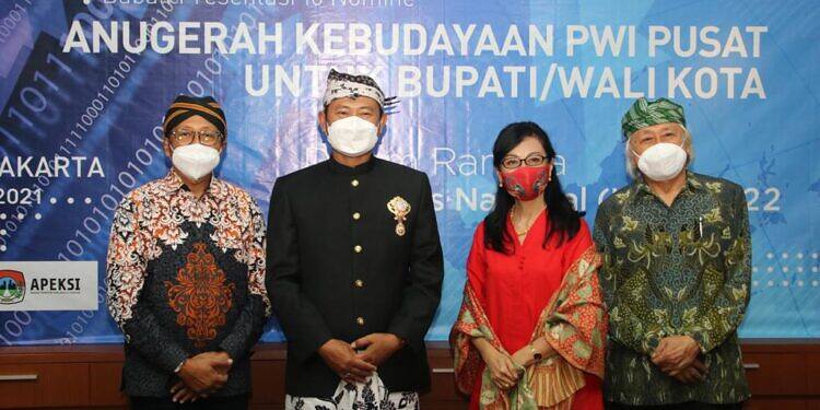 Rekontruksi Kejayaan Berbasis Budaya dan Inovasi, Lamongan Terima 2 Penghargaan