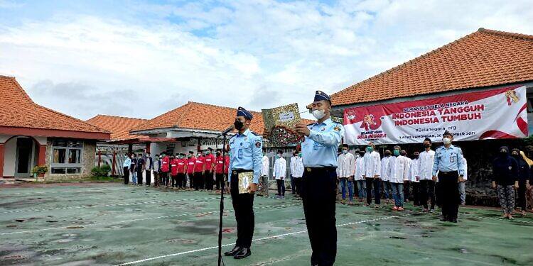 Wujud Komitmen Bela Negara, Lapas Lamongan Lakukan Upacara Bersama Warga Binaan