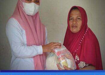 Puncak Peringatan Hari Ibu Ke-93 Tahun 2021, Kades Kesambi, Pucuk Lakukan Bakti Sosial