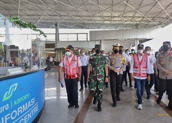 Forkopimda Jatim Dampingi Menhub dan Kakorlantas Polri Lakukan Pengecekan Bandara, Tempat Karantina dan Terminal