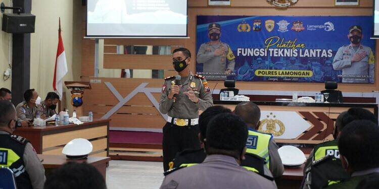 Satlantas Polres Lamongan : Tekhnologi Lalu Lintas, E-Turjawali Lantas dan Aplikasi Panic Button yang Terintegrasi 