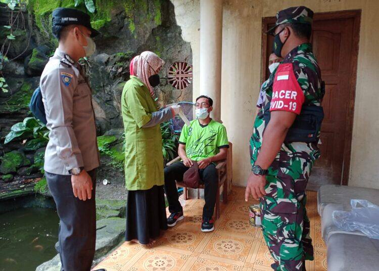 Upaya Babinsa Koramil Kedungpring Bersama Tim Tracing Lakukan Penelusuran Kontak Erat