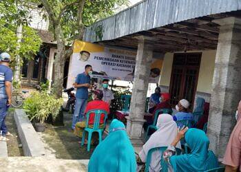 Aksi Periksa Mata Gratis Bagi Warga, Pemuda Peduli Desa Gempolpading Gandeng KMU