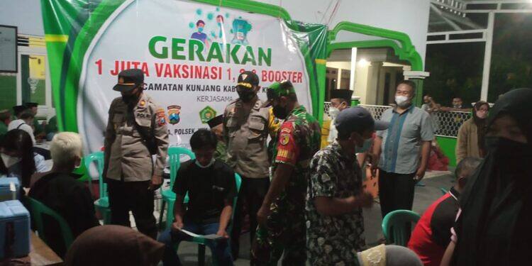 Koramil 0809/23 Bersama Muspimcam Kunjang Sukseskan Program Percepatan Vaksinasi Booster Satu Juta PCNU Kabupaten Kediri 