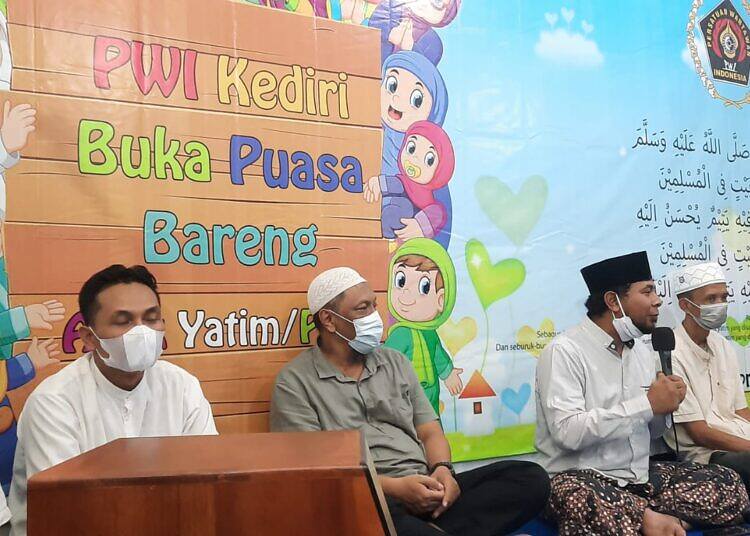 PWI Perwakilan Kediri, Gelar Santunan Yatim-Piatu dan Buka Bersama