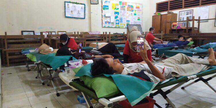 Kegiatan Rutin Donor Darah FPPDD Sendangrejo Bersama Komunitas Facebook Beritae Wong Ngimbang