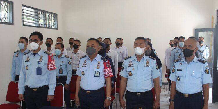 Penyerahan Zakat Fitrah Keluarga Besar Kemenkumham kepada BAZNAS oleh Wamenkumham, Lapas Lamongan Ikuti Secara Virtual