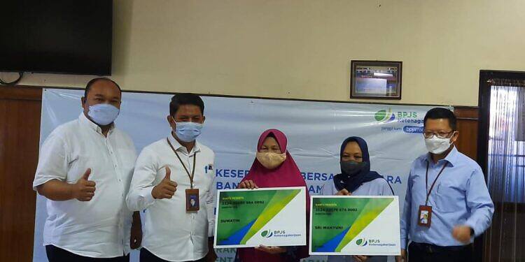 Dengan CSR Bank Daerah Kabupaten Lamongan, 300 Pekerja Rentan Terlindungi Program BPJS Ketenagakerjaan