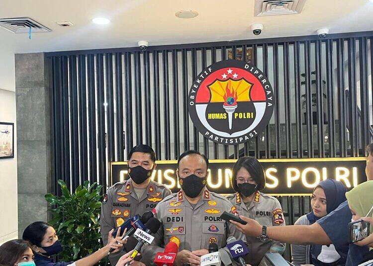 Kerahkan Tim DVI, Polri Gerak Cepat Berikan Pertolongan Korban Kerusuhan Laga Arema Vs Persebaya